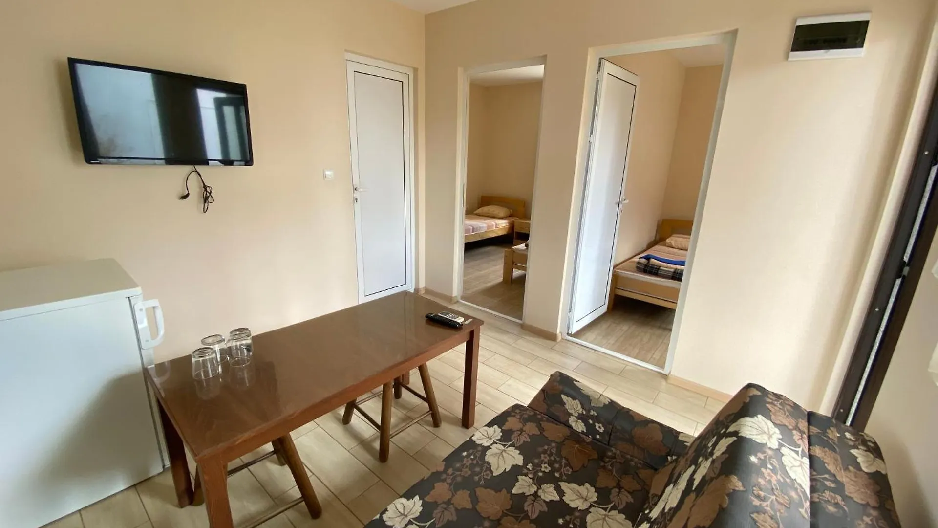 Gloria Houses-Free Parking Varna Pensiune